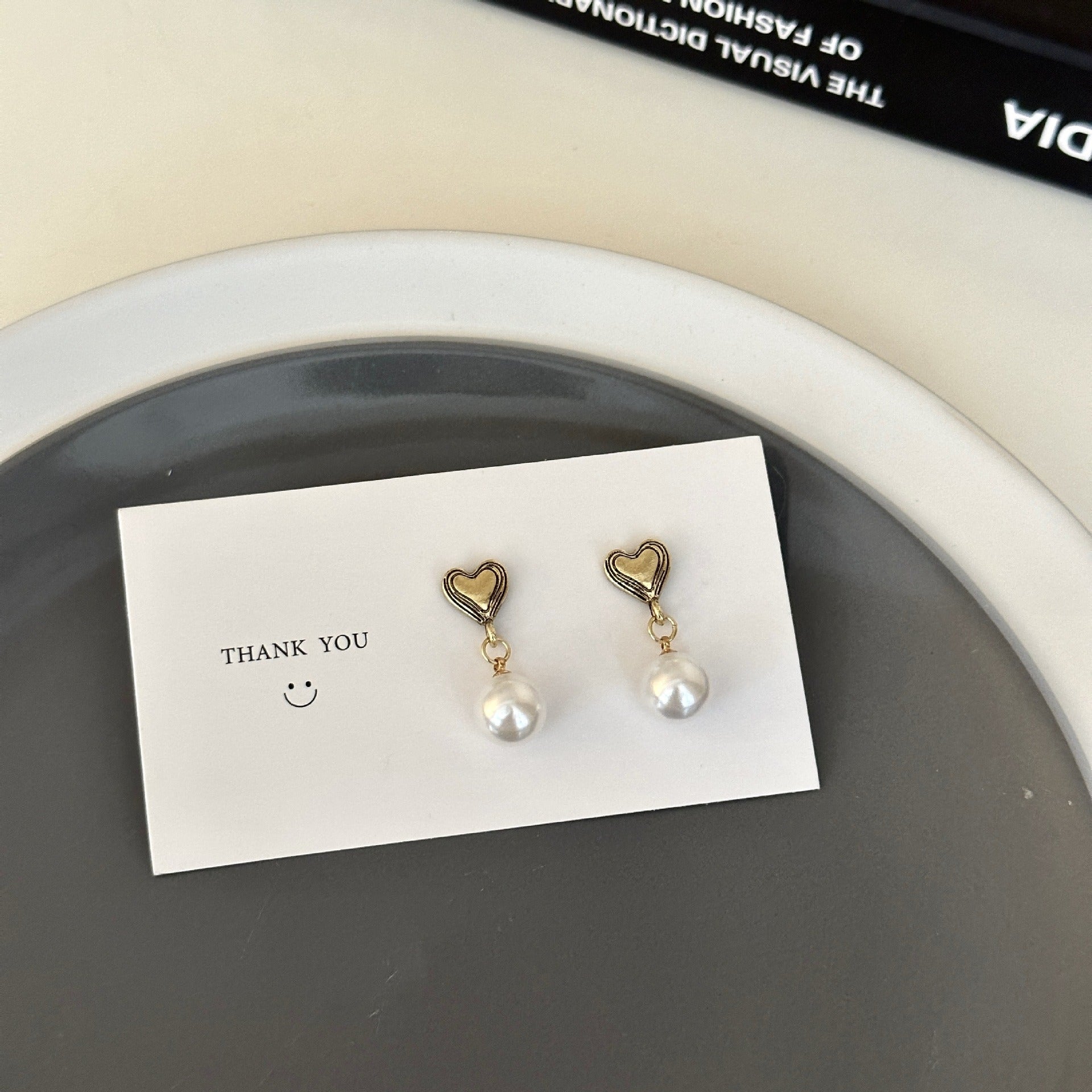 Pearl Love Earrings with Retro Hong Kong Style and Fashionable Style Earrings