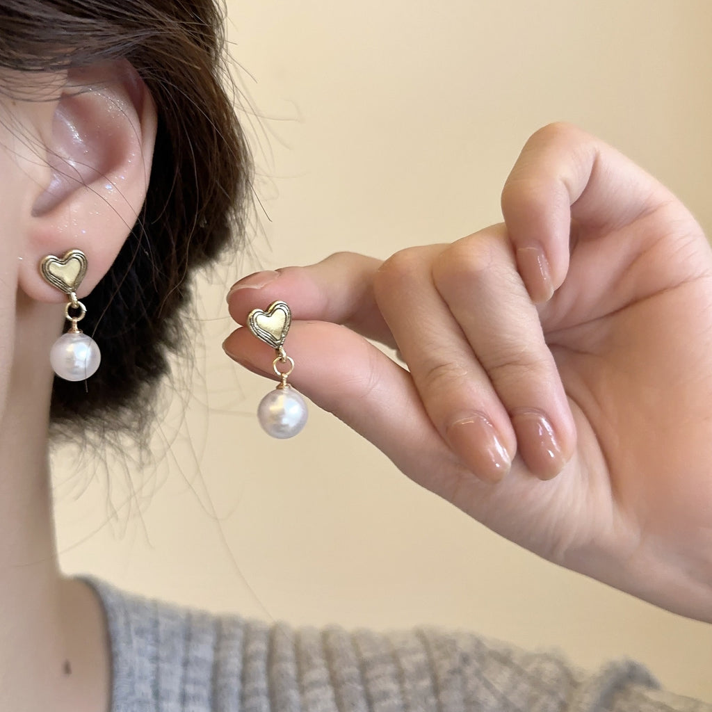 Pearl Love Earrings with Retro Hong Kong Style and Fashionable Style Earrings