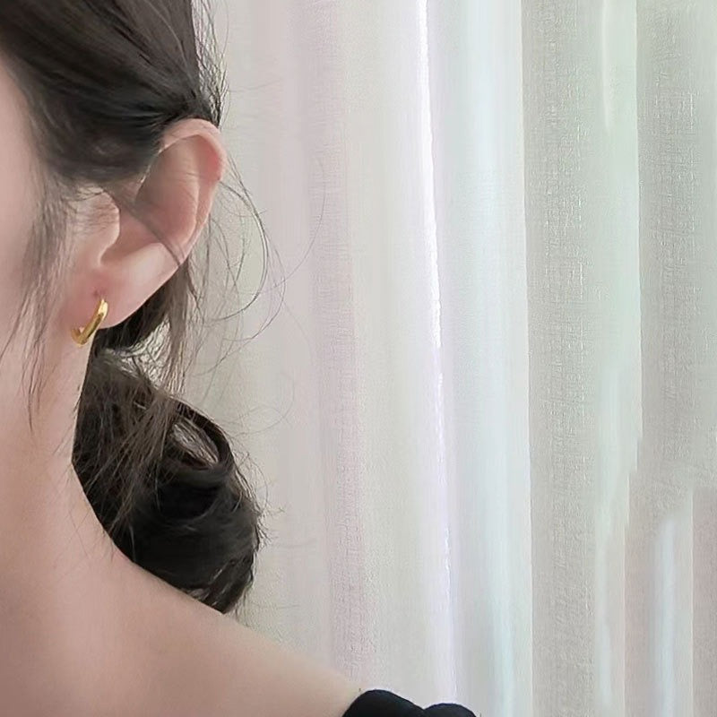 New French U-shaped textured earrings with geometric oval shape, minimalist temperament, and versatile earrings
